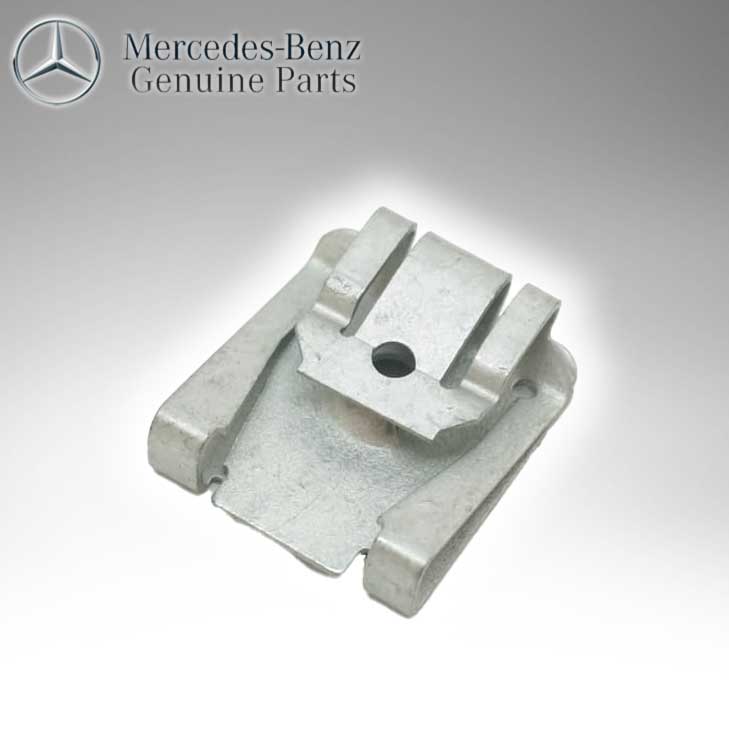 Mercedes Benz Genuine Fender Liner Clip 0049943145